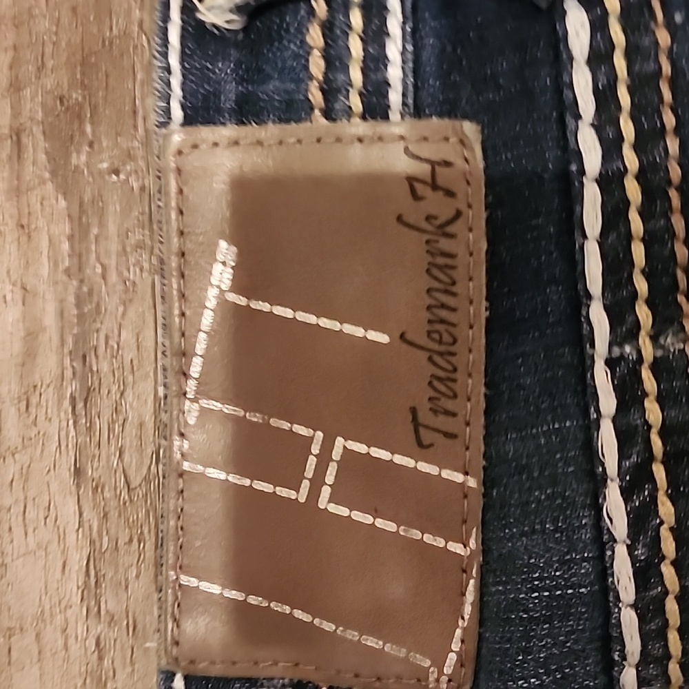 Wm Trademark H jeans​​ size 11/12 W x 33" L - Picture 8 of 8